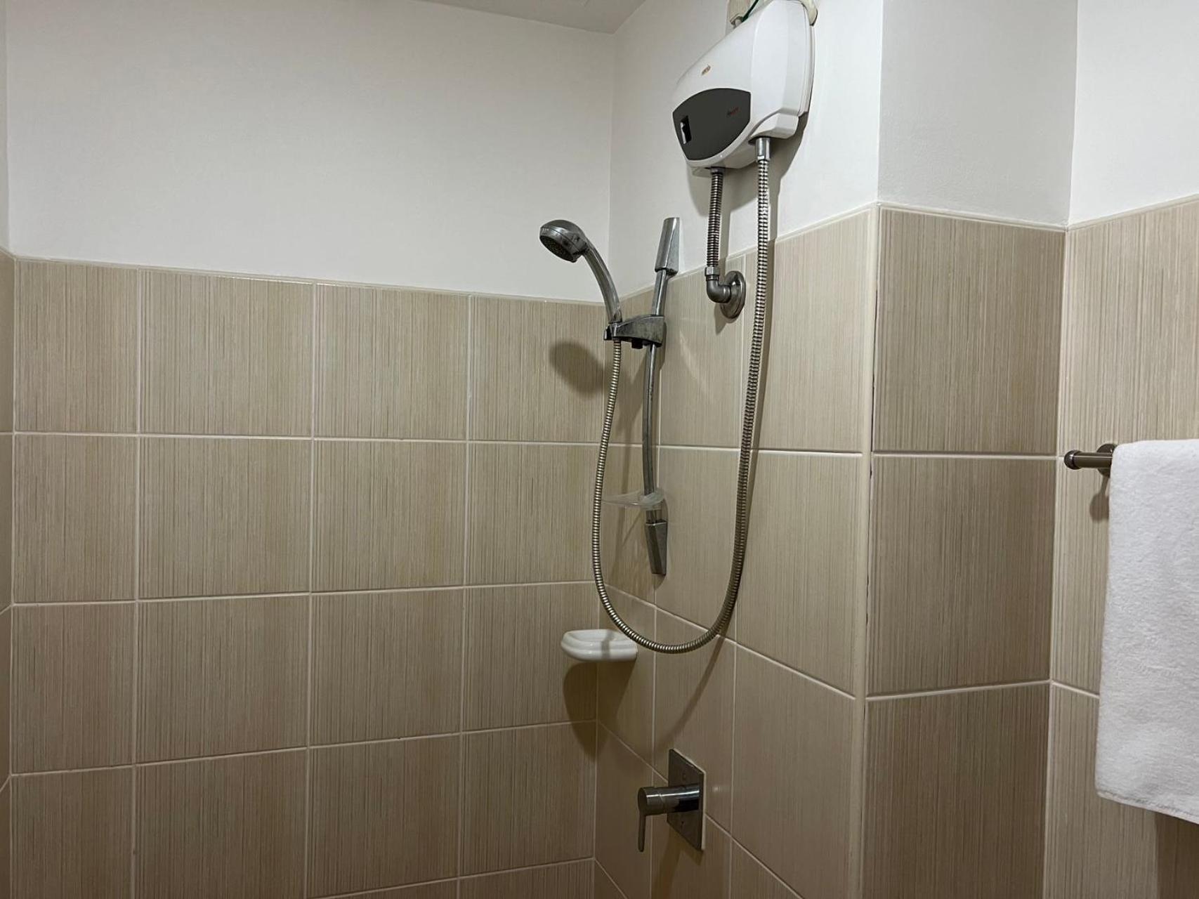 Grand Riviera Suites Manila Eksteriør billede