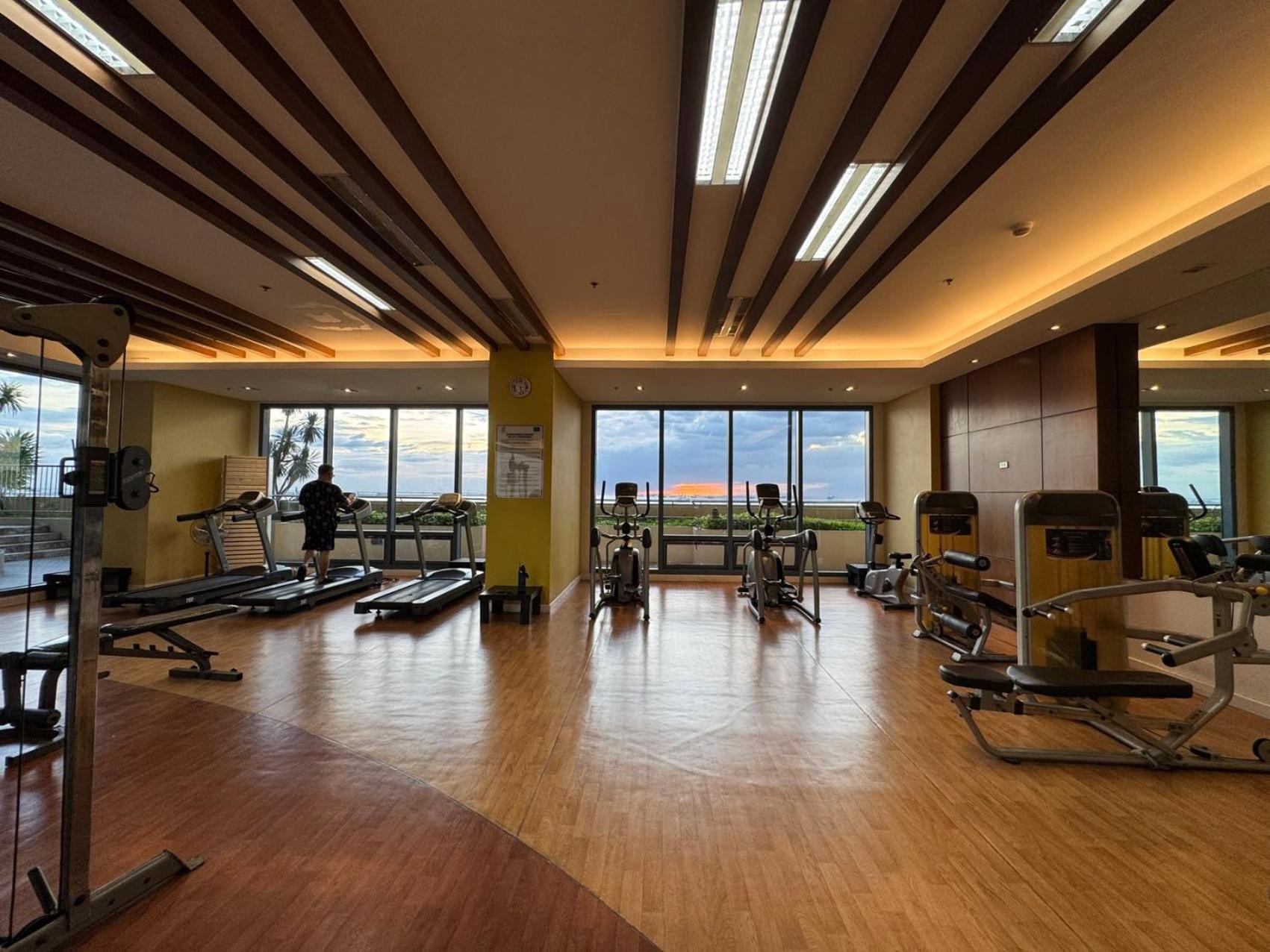 Grand Riviera Suites Manila Eksteriør billede