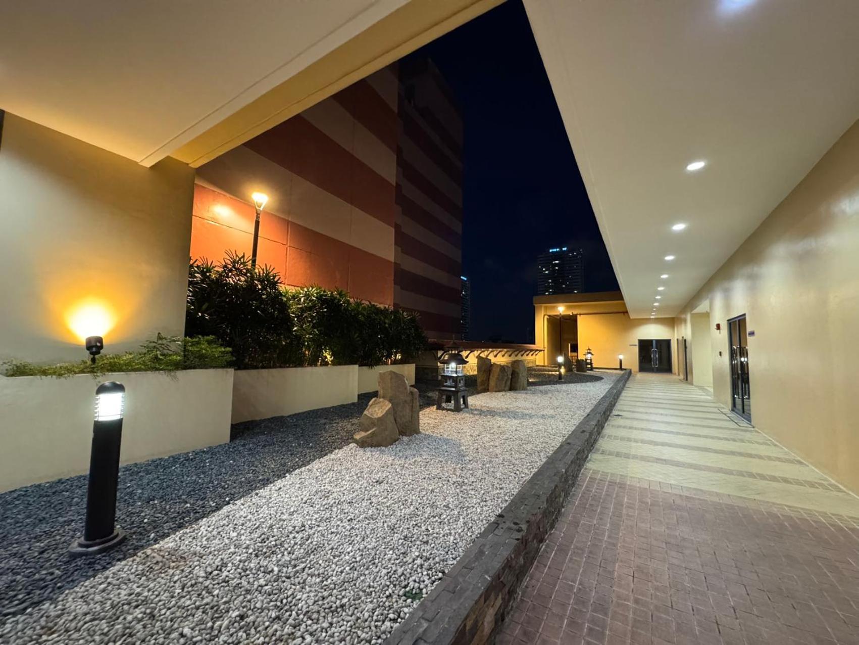 Grand Riviera Suites Manila Eksteriør billede